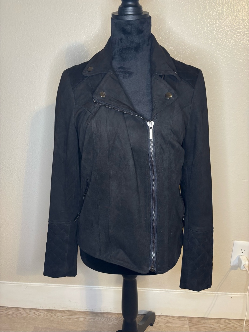 Kut from the Kloth Black Faux Suede Asymmetric Zip Moto Jacket Size Medium
